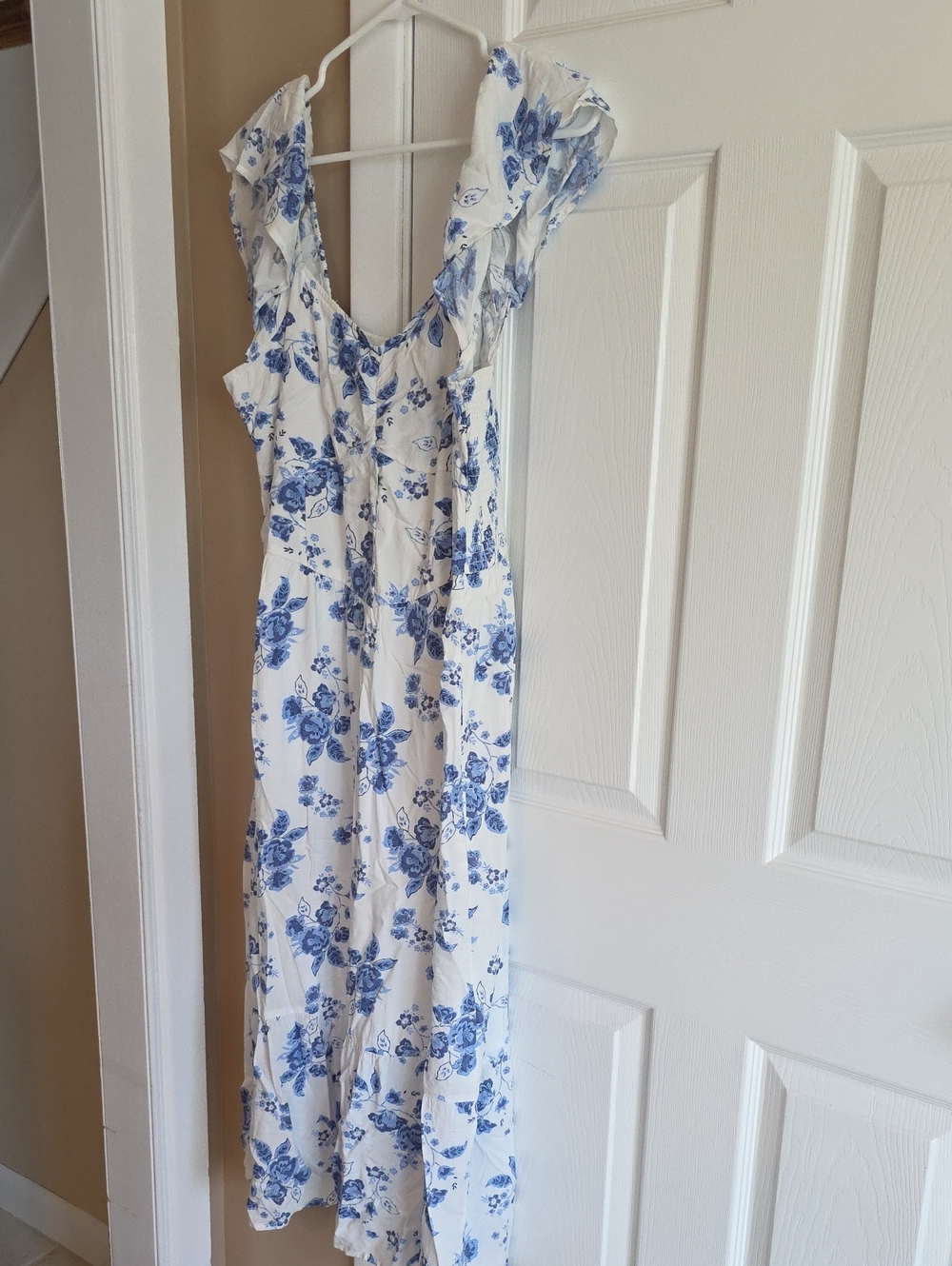 Hollister Women's XL White Maxi Dress with Blue Floral Print